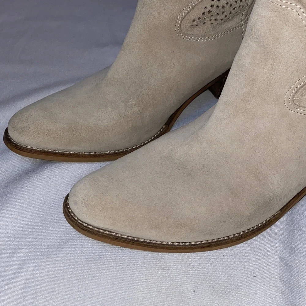 BCBGeneration Perforated Heeled Boots - Picture 11 of 13